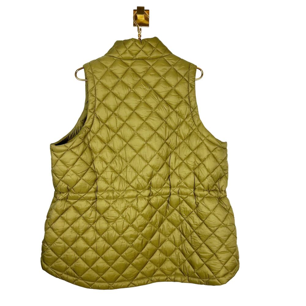 Athleta Quilted Vest in Olive Green - Picture 4 of 8